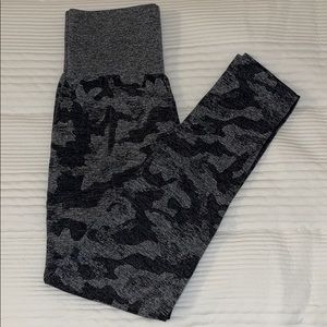 NVGTN black camo seamless leggings
